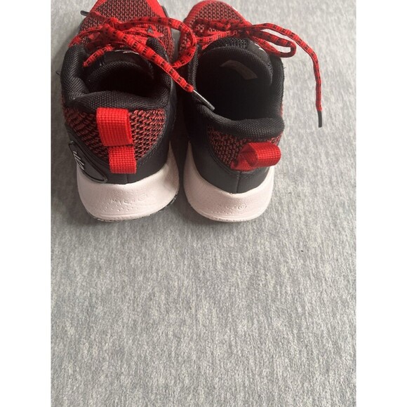 Under Armour kids grade school Curry Basketball shoes red black Size 2,5Y - Picture 4 of 7